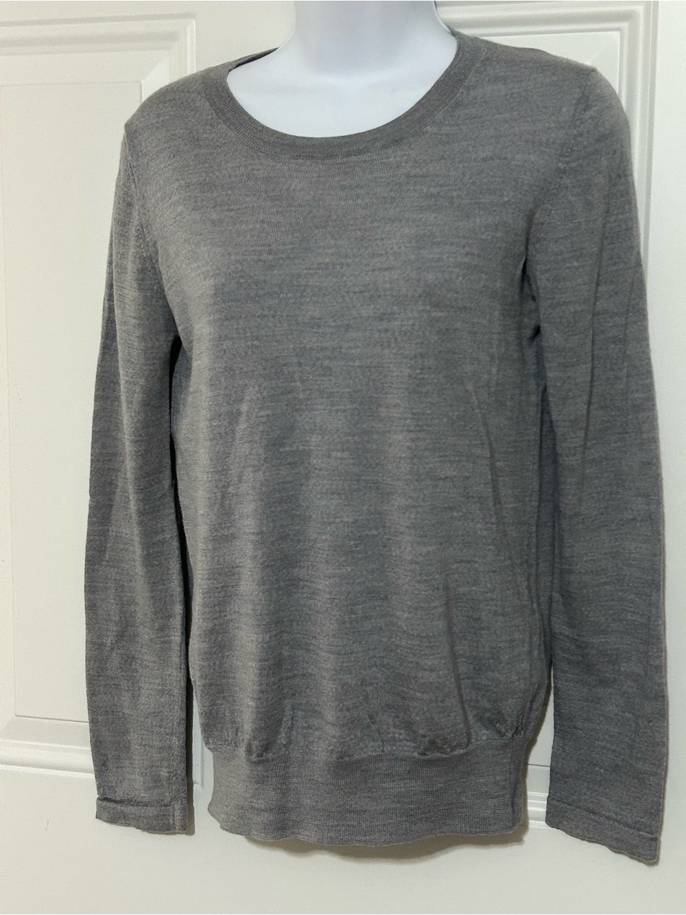 Women's Classic Crewneck Sweater - Gray